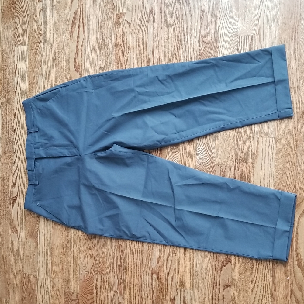 (12) Gloria Vanderbilt Dark Grey Cropped Pants Cotton Blend